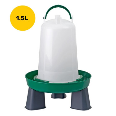Bajonett alakú baromfiitató lábakkal - 1,5 l