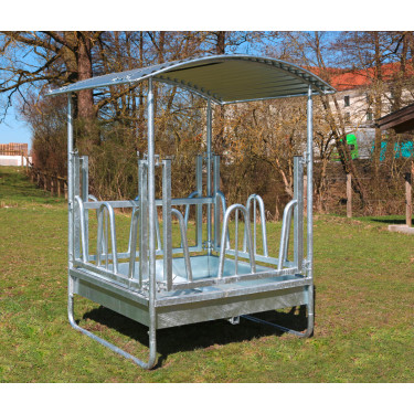 Szögletes bálaetető szarvasmarhának és lónak 1,5 × 1,5 × 2,4 m