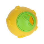 Baromfi etető – gabonás labda tyúkoknak, 7,5 cm